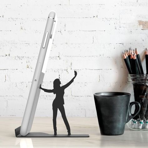 Flattering Poses, Wooden Ipad Stand, Phone Selfie, Black Toilet Paper, Creative Calendar, Iphone Holder, Mobile Stand, Phone Stands, Human Figures