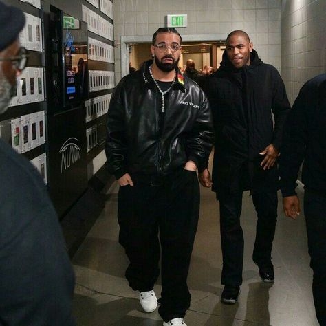 Drake Fashion, Drake Rapper, Aubrey Graham, Rapper Aesthetic, Drake Clothing, Drake Concert, Drizzy Drake, Drake Drizzy, Cute Travel Outfits