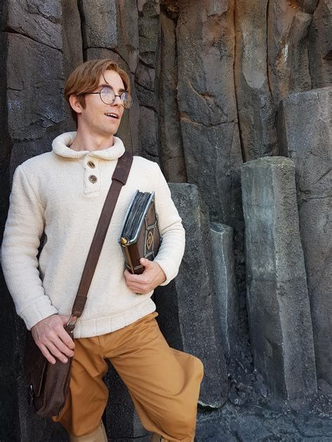 Milo James Thatch, Milo Thatch, Atlantis The Lost Empire, Work Rules, People Dress, Aquaman, Diy Costumes, Cool Costumes, Atlantis