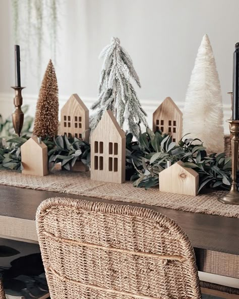 Boho Christmas Decor, Scandinavian Christmas Decorations, Christmas Table Decor, Neutral Christmas Decor, Christmas Decor Inspiration, Christmas Mantel, Aesthetic Christmas, Home Christmas, Boho Christmas