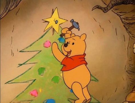 Pooh Christmas, Winnie The Pooh Pictures, Winnie The Pooh Christmas, Winnie The Pooh Friends, Pooh Quotes, Cute Christmas Wallpaper, Christmas Feeling, 캐릭터 드로잉, Old Disney