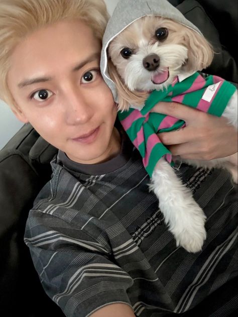 exo chanyeol selca Sehun And Vivi, Vivi Selca, Father And Daughter, Exo Chanyeol, But Why, Park Chanyeol, Cheer Up, Look Alike, Suho