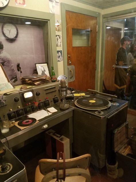 Old Radio Station Aesthetic, 1960s Recording Studio, Retro Recording Studio, College Radio Station, College Radio Station Aesthetic, Radio Show Aesthetic, Radio Host Aesthetic, Radio Station Aesthetic, Radio Booth