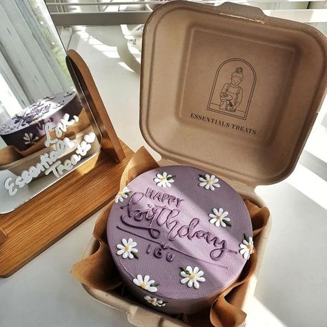 Bento Cake Violet, It's My Birthday Instagram, Happy Birthday Cute, Pug Tattoo, Cake Lettering, School Cake, Korean Cake, Birthday Cute, Simple Cake Designs