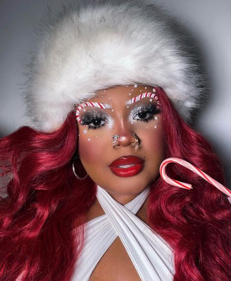 Christmas Photoshoot Makeup Ideas, Christmas Makeup Black Women, Christmas Theme Makeup, Gingerbread Makeup Look, Pink Christmas Makeup, Gingerbread Eye Makeup, Xmas Makeup Looks, Christmas Makeup With Rhinestones, Christmas Makeup Editorial