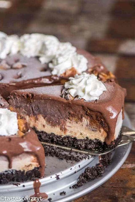 Peanut Butter Pie Easy, Frozen Chocolate Pie, Peanut Butter Ice Cream Cake, Cream Desserts Recipes, Easy Peanut Butter Pie, Chocolate Peanut Butter Ice Cream, Pie Easy, Chocolate Peanut Butter Pie, Peanut Butter Ice Cream