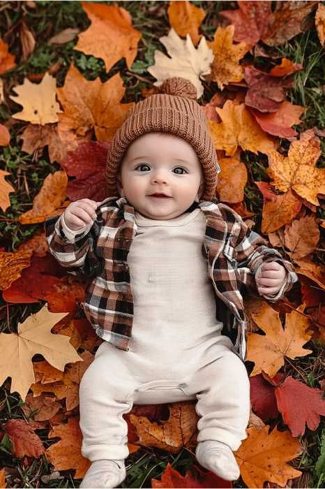 FAll baby photos. Fall baby photoshoot. pumpkin baby photos. pumpkin baby photoshoot. fall baby pictures. autumn baby photoshoot. fall pumpkin patch photos. fall at home photoshoot. fall baby picture ideas September Newborn Pictures, May Baby Photoshoot, Thanksgiving Baby Photoshoot Ideas, November Photoshoot Ideas Baby, September Baby Photoshoot, Baby Christmas Photos Diy, Autumn Baby Photoshoot, Fall Infant Photoshoot, Pumpkin Baby Photoshoot