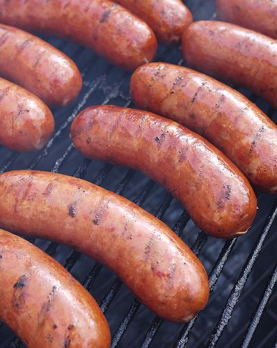 Hot links cooking over wood fire Smoked Italian Sausage, Cured Meat Recipes, Sausage Making Recipes, Grilled Peppers And Onions, Hot Link, Home Made Sausage, Homemade Sausage Recipes, Cheese Stuffed Meatballs, Sausage Seasoning