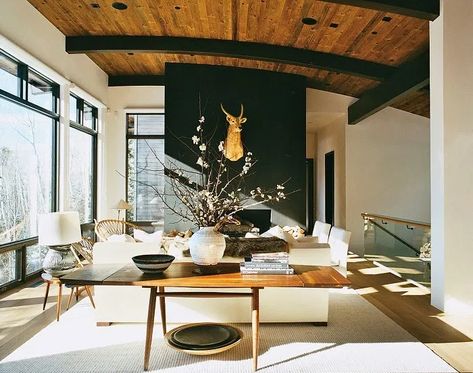 GET THE LOOK: Aerin Lauder's Cozy Aspen Ski Chalet | Beautifully Seaside House Living Room Modern, Remodel Closet, Aspen House, Aerin Lauder, Modern Rustic Living Room, Glamour Decor, George Nakashima, Modern Rustic Decor, Interior Design Rustic