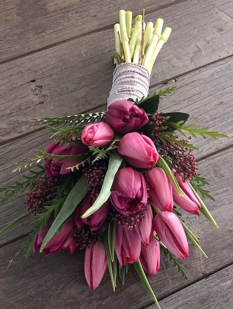 Tulips Wedding Decoration, Tulips In Bouquet, Tulip Wedding Decorations, Tulip Bridesmaid Bouquet, Tulips Wedding Bouquet, Tulips Flowers Bouquet, Tulip Wedding Bouquet, Tulip Bouquet Wedding, Prom Flowers Bouquet