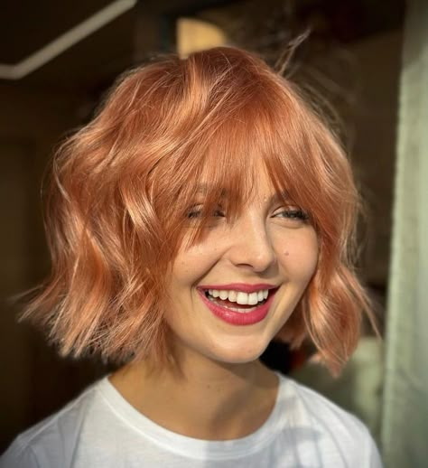 Hairstyles For Strawberry Blonde Hair, Apricot Red Hair, Short Wavy Copper Hair, Strawberry Blonde Bob With Bangs, Short Warm Blonde Hair, Cooper Blonde, Short Strawberry Blonde, Strawberry Blonde Hairstyles, Blond Pony