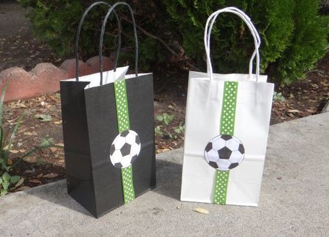 Soccer Theme Party, Soccer Party Ideas, Soccer Theme Parties, Soccer Birthday Party, Soccer Birthday Parties, Soccer Theme, Football Theme Party, Football Birthday Party, Soccer Birthday