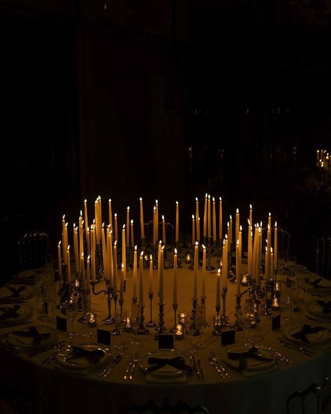 Candlelight Wedding Reception, Golden Cutlery, Round Table Settings, Candle Lit Dinner, Non Floral Centerpieces, Embroidered Bows, Candlelit Wedding, Candle Lit Wedding, Candle Table Centerpieces