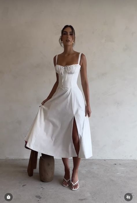 French Countryside Outfit Summer, Ss24 Trends, White Long Dress Summer, White Dress Aesthetic, Countryside Outfit, Semi Casual Dresses, Summer Dresses Outfits, Modest Casual Outfits, Style Parisienne