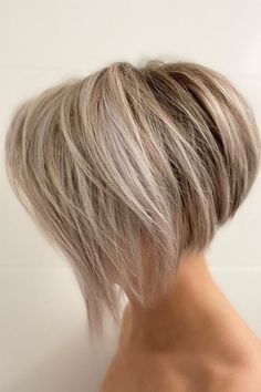 Graduated Haircut, Graduated Bob Hairstyles, Graduated Bob Haircuts, Graduated Bob, Long Pixie Hairstyles, Blonde Balayage Highlights, Silver Blonde Hair, Long Pixie Cuts, Graduation Hairstyles