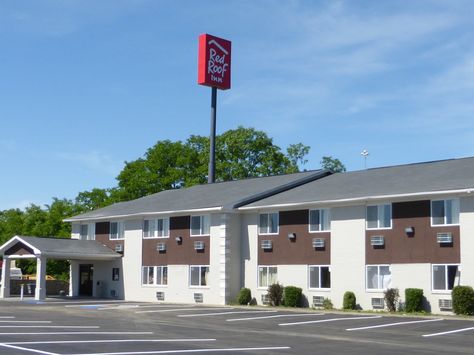 Experience pet friendly, family friendly and affordable hotel in Dry Ridge, KY - Red Roof Inn Dry Ridge, Kentucky! Creation Museum, Red Roof Inn, Outlet Mall, Cheap Hotel, Pet Friendly Hotels, Red Roof, Cheap Hotels, Dining Experiences, Front Desk