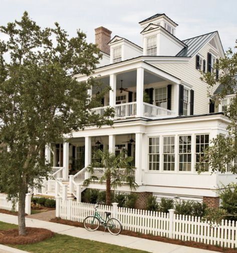 Second Story Porch, Historical Concepts, Home Designs Exterior, Lots Of Windows, Southern Homes, Design Exterior, Pool Design, Southern Home, House Goals