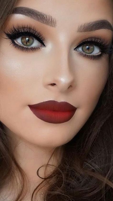 Lip Sticks, Smokey Eye Makeup Look, Natural Smokey Eye, Blue Eyes Pop, Makeup 2018, Smokey Eye Makeup Tutorial, Brown Eye, Russian Woman, Smokey Eyes