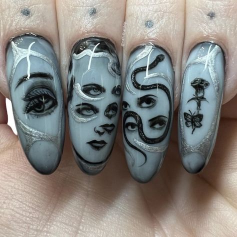 Nail Art Inspired By Paintings, Unique Hand Tattoos Creative, Renesance Nails, Nail Art Painting Design, Ouji Board Nails, Halloween 2023 Nails, Painted Nails Aesthetic, Weirdcore Nails, Painting Nails Aesthetic