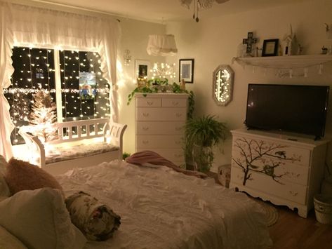 Dr Bedroom, Dream Bedroom Inspiration, Better Than The Movies, Cute Rooms, Redecorate Bedroom, Pretty Room, Cozy Room Decor, Dreamy Room, Teen Bedroom Decor