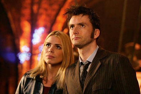 Doctor Who And Rose, Time Petals, Fandom Ships, Doctor Who Rose, Best Sci Fi Shows, Doctor Who Wallpaper, Rose And The Doctor, Doctor Who 10, Best Tv Couples