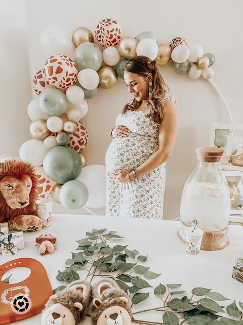 Baby Shower Safari Theme Food, Its About To Get Wild Baby Shower Ideas, Boho Jungle Baby Shower Ideas, Lion Theme Baby Shower Ideas, Baby Shower Zoo Theme, Baby Animal Baby Shower Theme, Lion King Baby Shower Ideas Decoration, Animal Themed Baby Shower Ideas, Zoo Themed Baby Shower Ideas