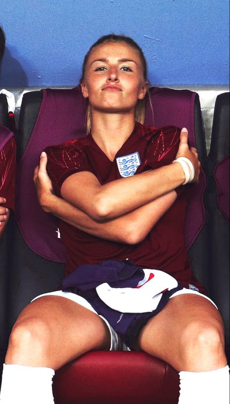 Soccer Girlfriend, England Lionesses, England Ladies Football, Aries Women, Female Football Player, Leah Williamson, Female Soccer, Soccer Photography, Arsenal Ladies