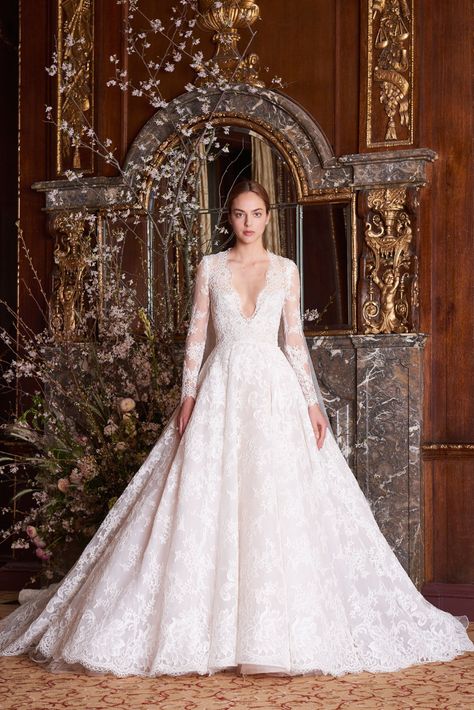 Monique Lhuillier Wedding Dress, Monique Lhuillier Wedding, Monique Lhuillier Bridal, Long Sleeve Bridal Gown, Robes Glamour, Long Sleeve Wedding Gowns, Wedding Dress Gallery, Sleeved Wedding, Top Wedding Dresses