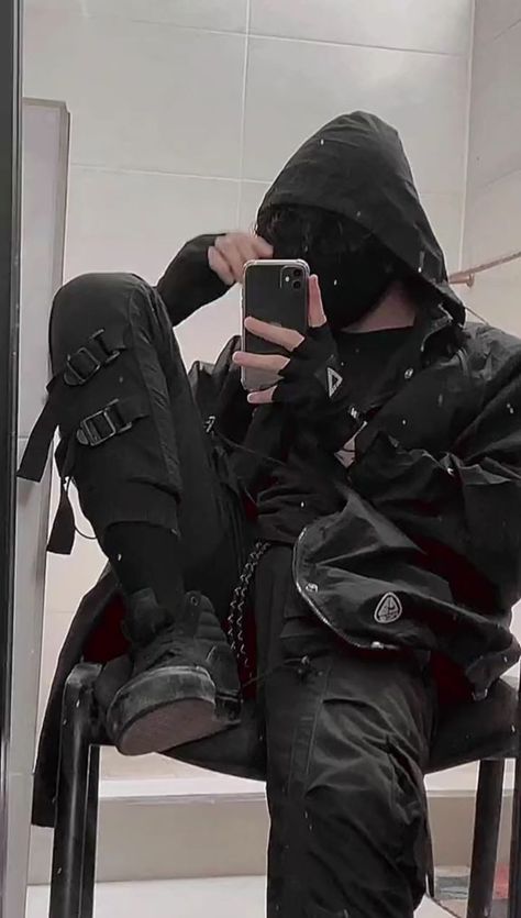 Dark Hoodie Aesthetic, Dark Clothes Aesthetic Men, Mafia Outfit Aesthetic, Grudge Aesthetics Outfits, Korean Techwear, Emo Boy Aesthetic, Eboy Aesthetic, Goth Guys, Techwear Fashion