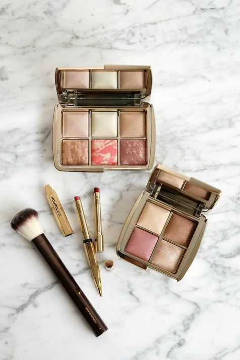 Tomboy Makeup Ideas, Hourglass Highlighter, Tomboy Makeup, Hourglass Ambient Lighting Powder, Makeup Luxury, Hourglass Makeup, Makeup Photos, Kajal Eyeliner, Hourglass Cosmetics