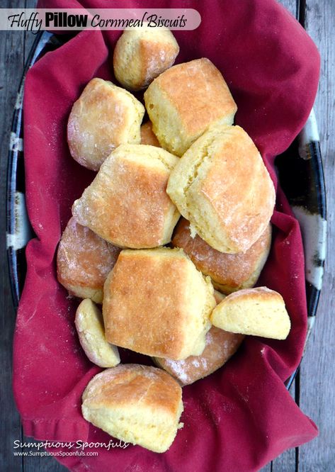 +»+Fluffy+Pillow+Cornmeal+Biscuits+Sumptuous+Spoonfuls Cornmeal Biscuits, Cornmeal Recipes, Easy Biscuit, Biscuit Bread, Biscuit Rolls, Bread Recipes Homemade, Biscuit Recipe, Bread Rolls, Dinner Rolls