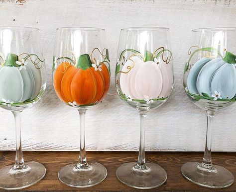 I know we don’t want to talk about it yet but Fall is coming. Truth be told I do love the change in seasons and the colours of Autumn. So once again I am bringing back my colourful pumpkin wine glasses. I think they add a special touch to your Fall Entert Fall Wine Glasses, Hand Painted Wine Glasses Diy, Diy Wine Glasses Painted, Pumpkin Wine, Paint And Drink, Wine Glass Designs, Autumn Wine, Diy Wine Glasses, Wine Glass Crafts