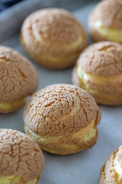 Choux au Craquelin Recipe - Simple Cream Puff Variation Craquelin Recipe, Vanilla Cream Puffs, Cream Puffs Easy, Choux Cream, French Baking, Cream Puff Recipe, Cookie Toppings, Freeze Dried Raspberries, Baked Alaska