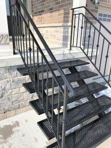 Industrial Staircase, Iron Stairs, Outside Steps, Outside Stairs, Patio Stairs, Staircase Outdoor, Step Railing, Iron Staircase, Balcony Railing Design