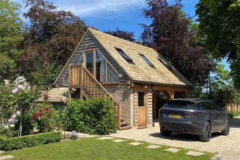 Garage With Room Above, Timber Frame Garage, Beautiful Garage, Garage Extension, Timber Garage, Oak Framed Buildings, Garage Guest House, Garage Loft, Garage Room