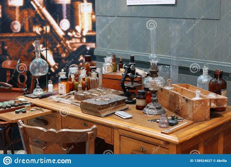 Macys Aesthetic, Science Lab Aesthetic, Science Academia, Science Bedroom, Lab Aesthetic, Lab Science, Biology Labs, Toddler Homeschool, Velma Dinkley