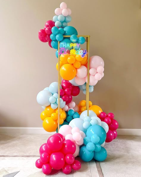 Happy Birthday to us! In honor of Bubble Pop Parties’ first anniversary, we’d like to introduce our newest product: the Mini Moment. More… | Instagram Unique Balloon Garland, Bubble Balloon Ideas, Balloon Tunnel, Balloon Decorations Diy Tutorials, Party Balloons Diy, Balloons Galore, Event Budget, Pretty Balloons, Balloon Tower