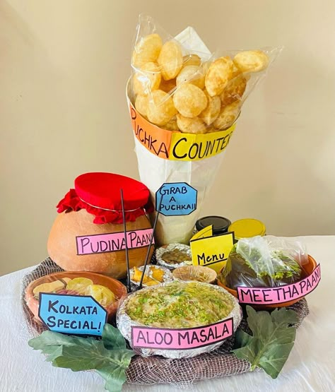 Pani Puri Hamper Ideas, Food Fest Ideas, Food Hamper Ideas, Hamper Diy, Handmade Hamper, Stall Decorations, Food Hamper, Baby Shower Hamper, Food Bouquet