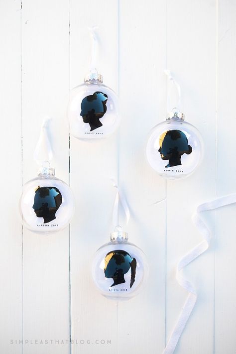 Twin Crafts, Diy Silhouette, Silhouette Ornaments, Simple Tree, Silhouette Diy, Children Party, Memory Tree, Silhouette Christmas, Diy Ornaments