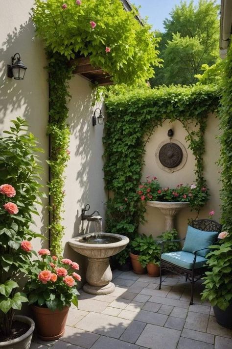 Tiny Yard Garden, Townhouse Courtyard Ideas, Ideas Jardines Pequeños, Small Side Patio, New Orleans Courtyard Ideas, Tiny Patio Ideas, Tiny Backyard Ideas, Tiny Courtyard Garden, Patio Ideas Townhouse