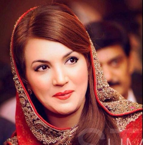 . Reham Khan, Pakistani Beauty, Nouman Ali Khan, Beautiful Muslim Women, Ali Khan, Pakistani Actress, Light Makeup, Wedding Outfits, Muslim Women