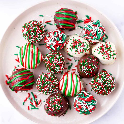 Christmas Truffles - Cooking For My Soul Christmas Chocolate Balls, Xmas Truffles, Christmas Desserts Truffles, Christmas Truffles Recipe, Christmas Chocolate Truffles, Oreo Truffles Christmas, Choc Truffles, How To Make Truffles, Truffle Recipe Christmas