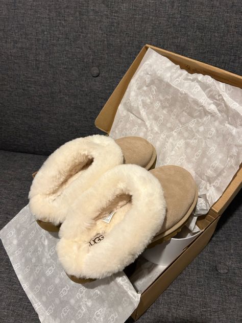 fluffy, light tan, comfy, aesthetic uggs Fluffy Slippers Aesthetic, Fluffy Slippers Outfit, Fluffy Aesthetic, Aesthetic Uggs, Ugg Slippers Outfit, Shopping Vibes, Comfy Aesthetic, Slipper Outfit, Comfy House