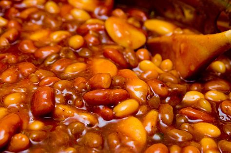 Roosevelt Barbecue Baked Beans: ground beef, bacon, onion, pork & beans, kidney beans, lima beans, butter beans, brown sugar, ketchup, vinegar, mustard, S&P Pit Beans, Barbecue Beans, Mike Mills, Pork N Beans, Northern Beans, How To Cook Beans, Great Northern Beans, Bean Pot, Canned Beans