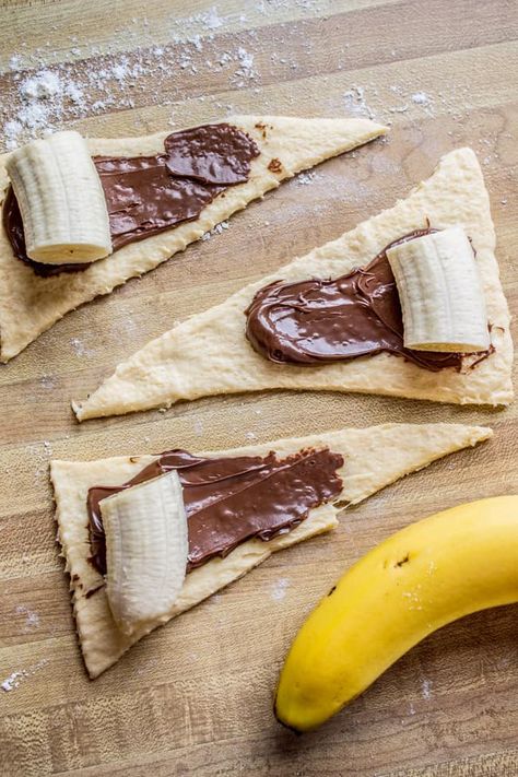 Nutella And Banana, Crescent Recipes, Homemade Dinner Recipes, Cheese Danish, Food Charlatan, Resep Diet, Crescent Roll Recipes, Nutella Recipes, Crescent Roll