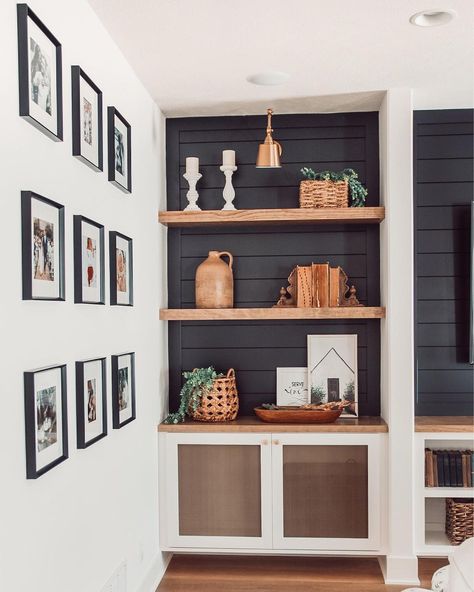 Shiplap Bar, Floating Shelf Ideas, Black Shiplap, Lakehouse Kitchen, Farmhouse Shelves Decor, Wooden Floating Shelves, Shiplap Wall, Living Room Shelves, I Love Black