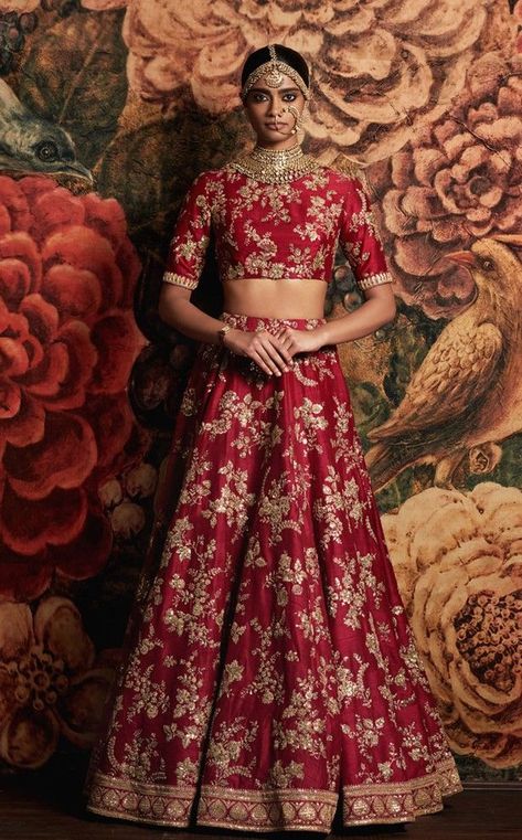 Red Lehngas, Wedding Lengha, Red Bridal Lehenga, Flared Lehenga, Handmade Embellishments, Sabyasachi Mukherjee, Indian Wedding Gowns, Desi Wedding Dresses, Muslim Wedding Dresses