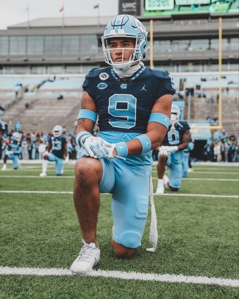 Defensive End Drip, Football Drip Ideas, North Carolina Football, American Football Cleats, Cool Football Pictures, Tar Heels Football, Drip Ideas, Football Swag, College Football Outfits