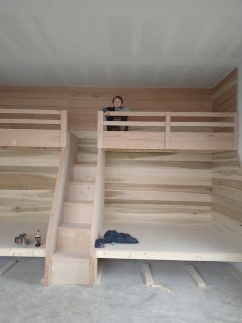 4 Bed Bunk Room, Built In Bunk Beds With Stairs, 4 Beds In One Room Ideas, Custom Bunk Beds Built Ins, Bunk House Ideas, Adult Bunk Beds Guest Rooms, Diy Bunk Beds, Bunk Room Ideas, Bunk Bed Rooms