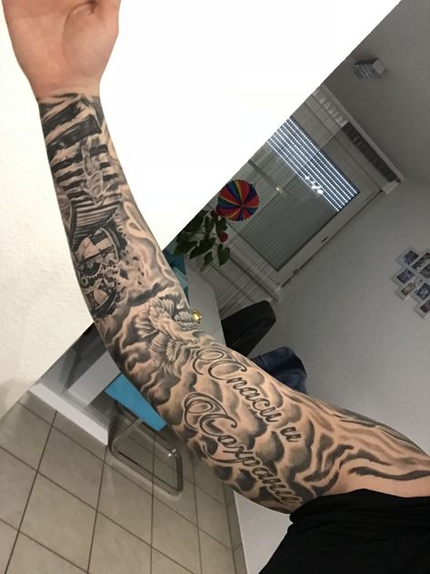 Guys Hand Tattoos, Tattoos For Guys Hand, Voll Arm-tattoos, Black Men Tattoos, Chicano Tattoos Sleeve, Tattoo Filler, Men Tattoos Arm Sleeve, Full Arm Tattoos, Cloud Tattoo